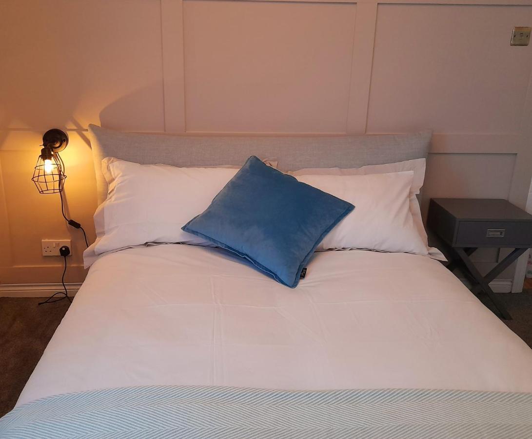 Stunning 3 Bed Seafront Mansion Building Sleeps 6 Adults Or 8 With Kids Apartment Portrush Exterior foto