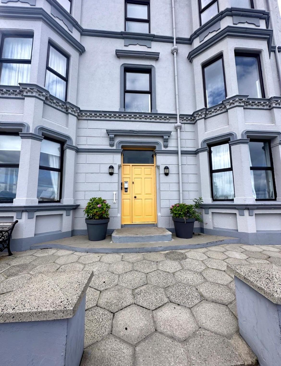 Stunning 3 Bed Seafront Mansion Building Sleeps 6 Adults Or 8 With Kids Apartment Portrush Exterior foto