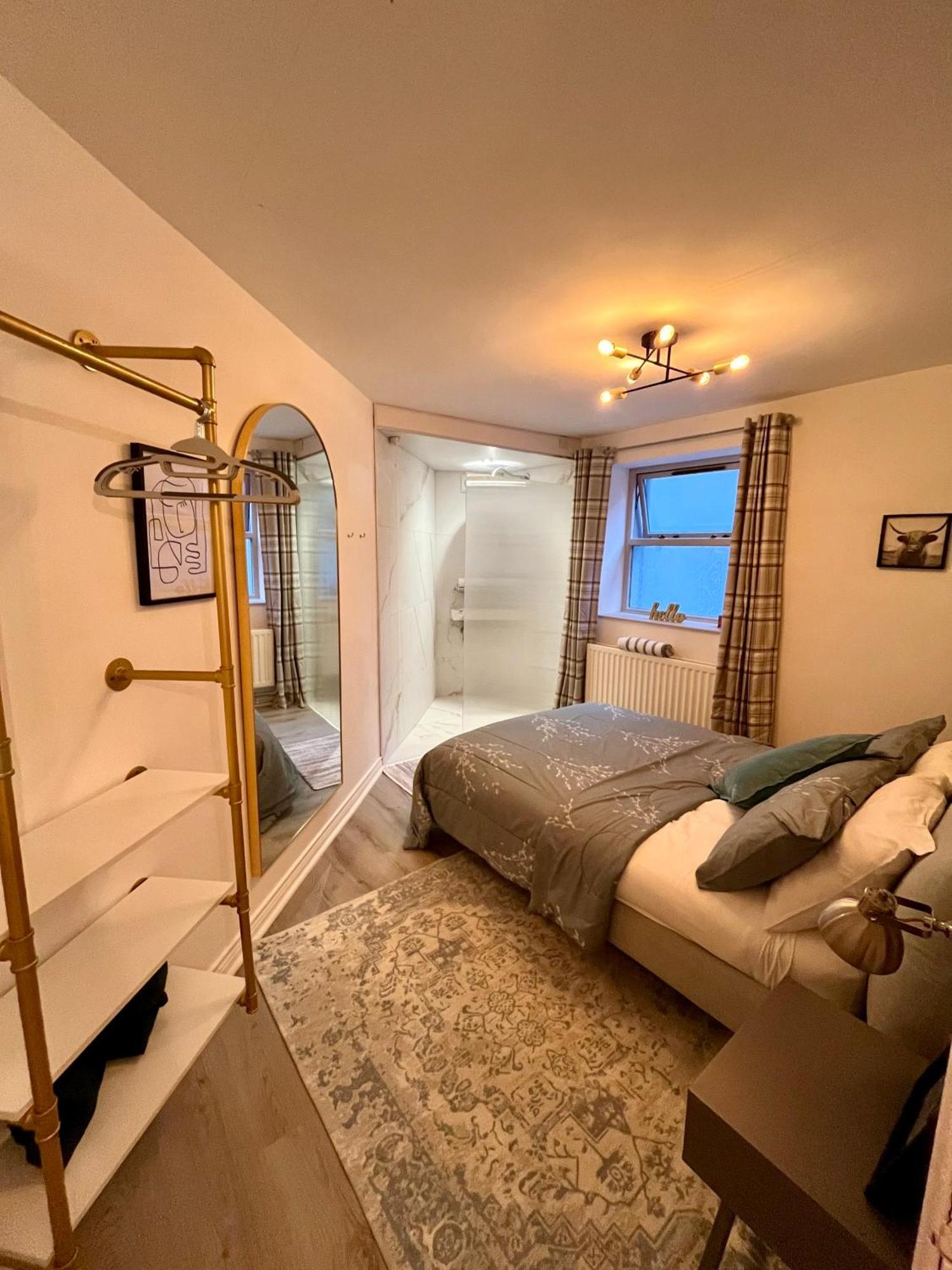Stunning 3 Bed Seafront Mansion Building Sleeps 6 Adults Or 8 With Kids Apartment Portrush Exterior foto